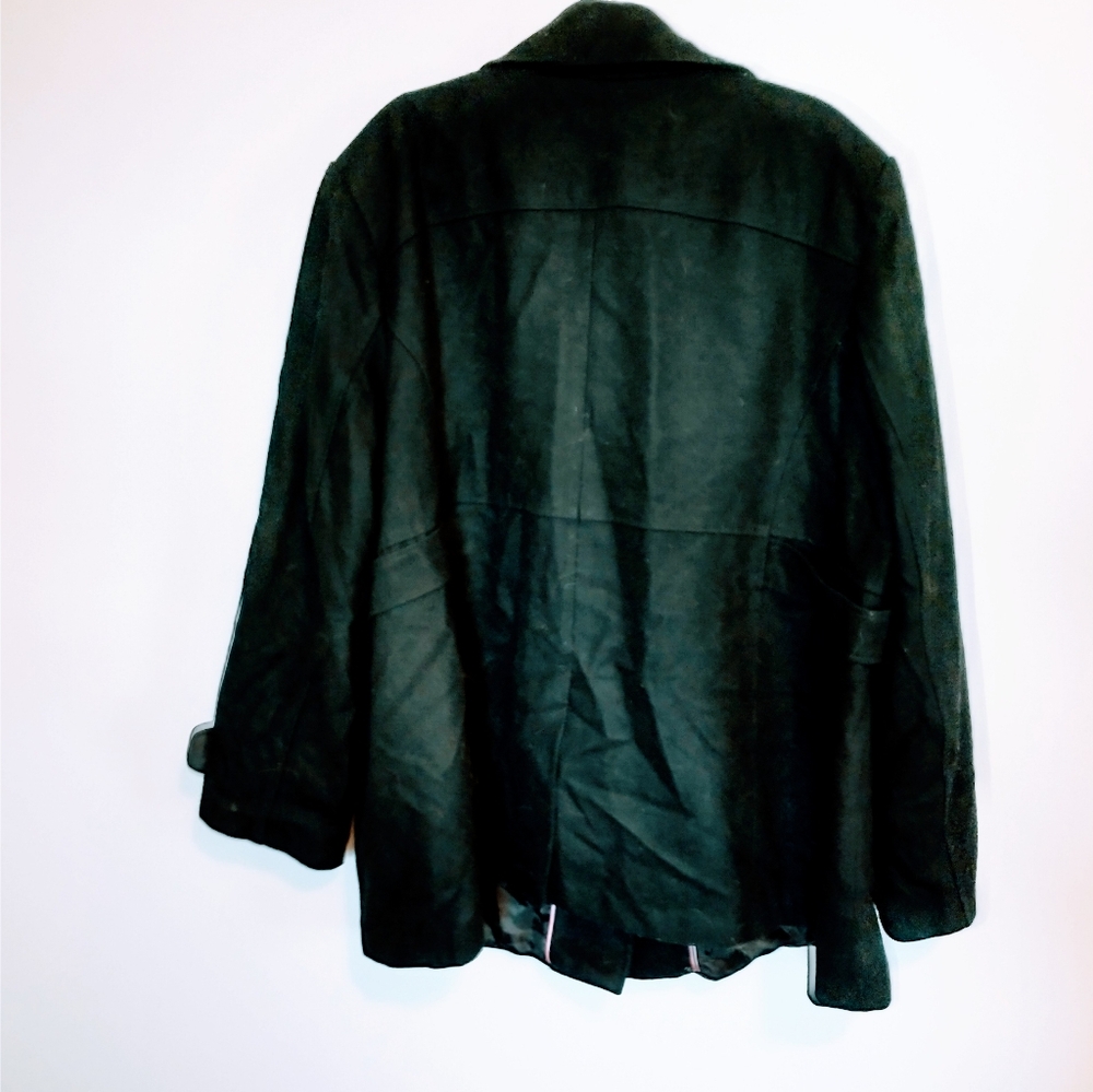 Fashion bug black peacoat size 3x. Has detailed buttons and lining, some piling - Picture 6 of 6